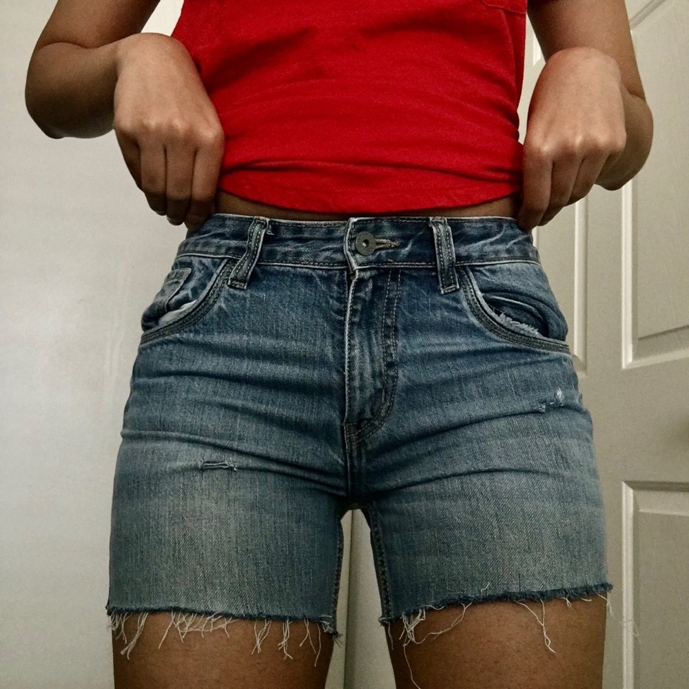 Cute Distressed Denim shorts 🩳